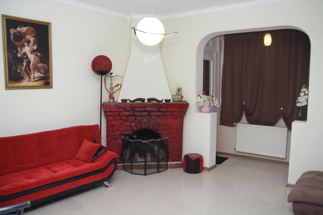 Guesthouse Different Tbilisi Exterior photo