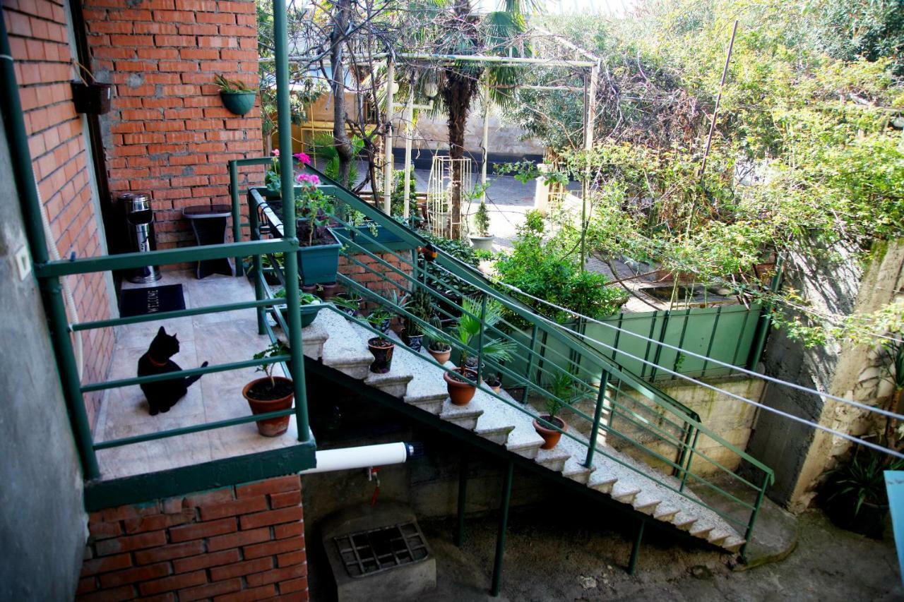 Guesthouse Different Tbilisi Exterior photo
